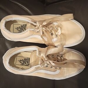 Vans Women's Low-Top Trainers ((Satin Lux) Blush/True White, Women's 5.5, Mens 4
